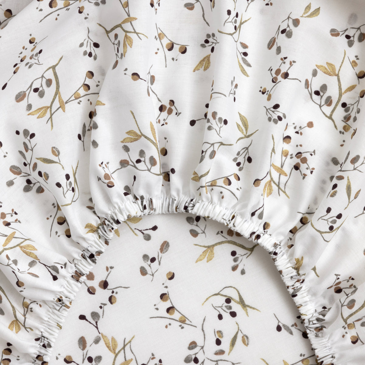 Fleurs Fitted Sheet by Yves Delorme