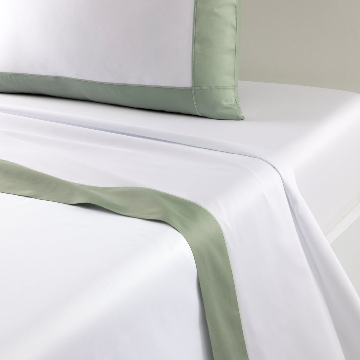 Apollon Veronese Flat Sheet by Yves Delorme