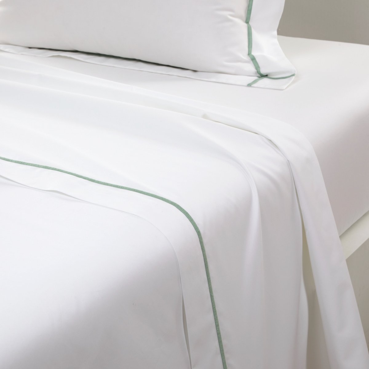 Yves Delorme Flat Sheet - Athena Veronese Green Organic Percale Bedding