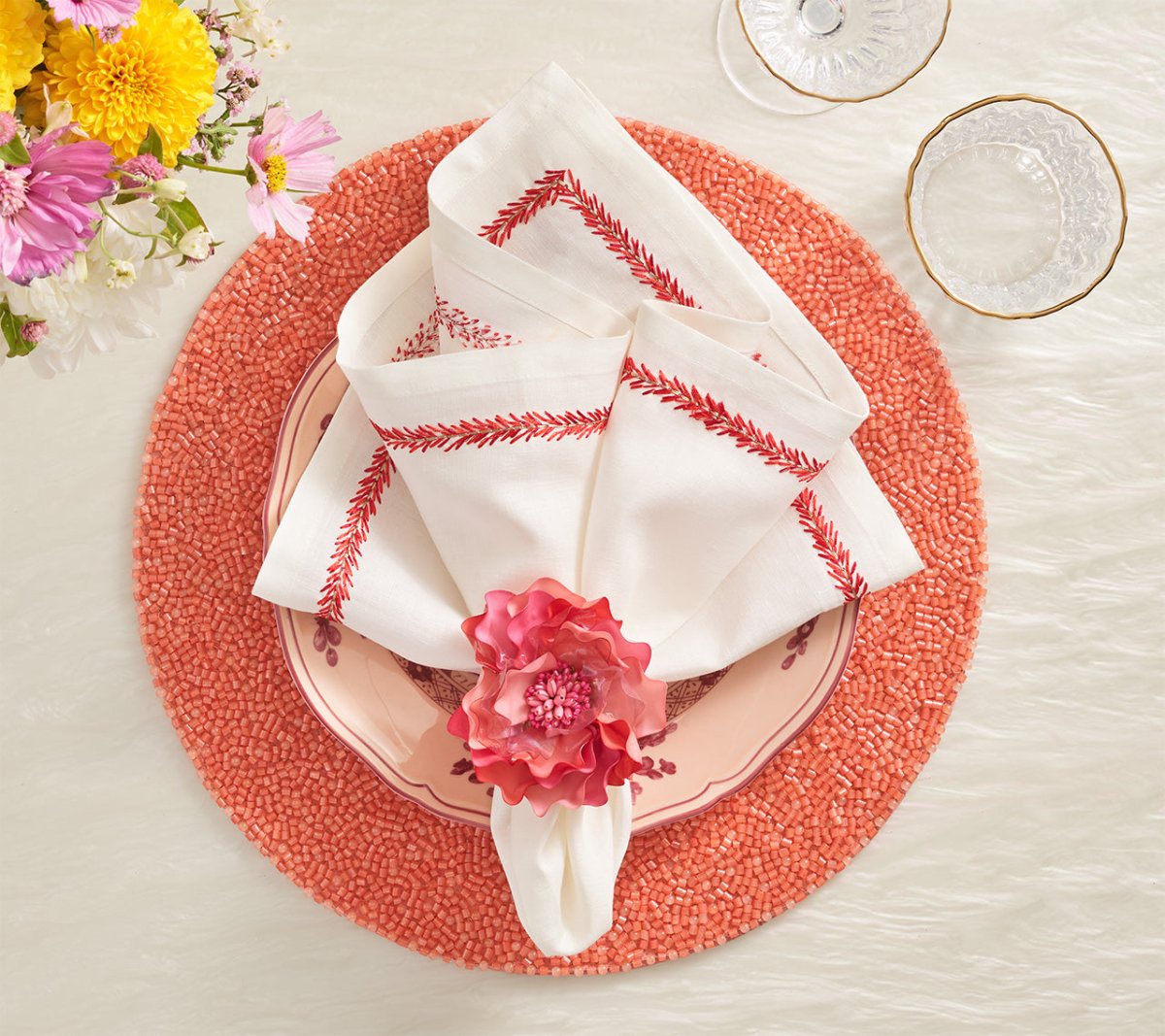 Jardin Napkin in White & Coral Set of 4 by Kim Seybert 1