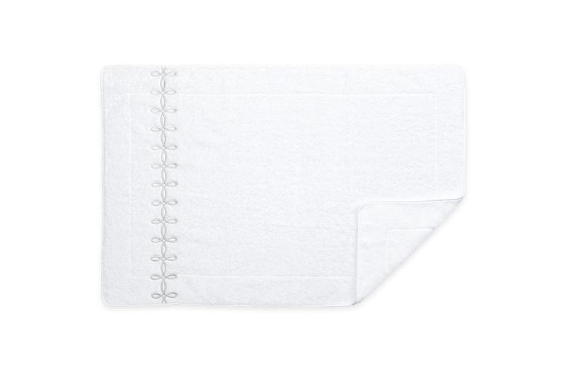 Matouk Gordian Knot Tub Mat in Silver | Fig Linens