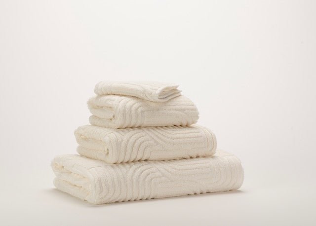 Olly Bath Towel 28X54 Ivory 103 by Abyss