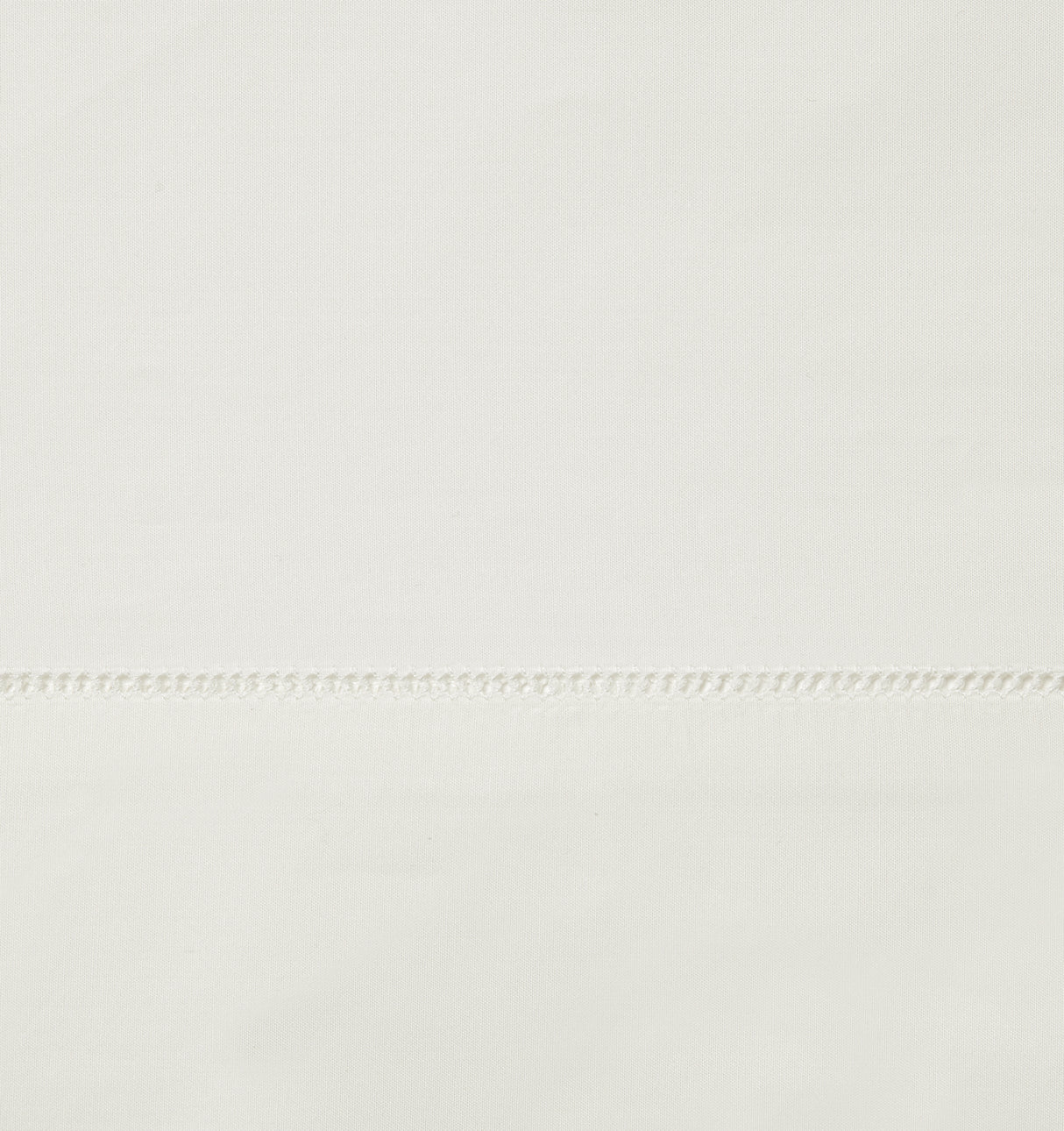 Sferra Spring26 Luxor Flat Sheet Oyster Swatch at Fig Linens And Home