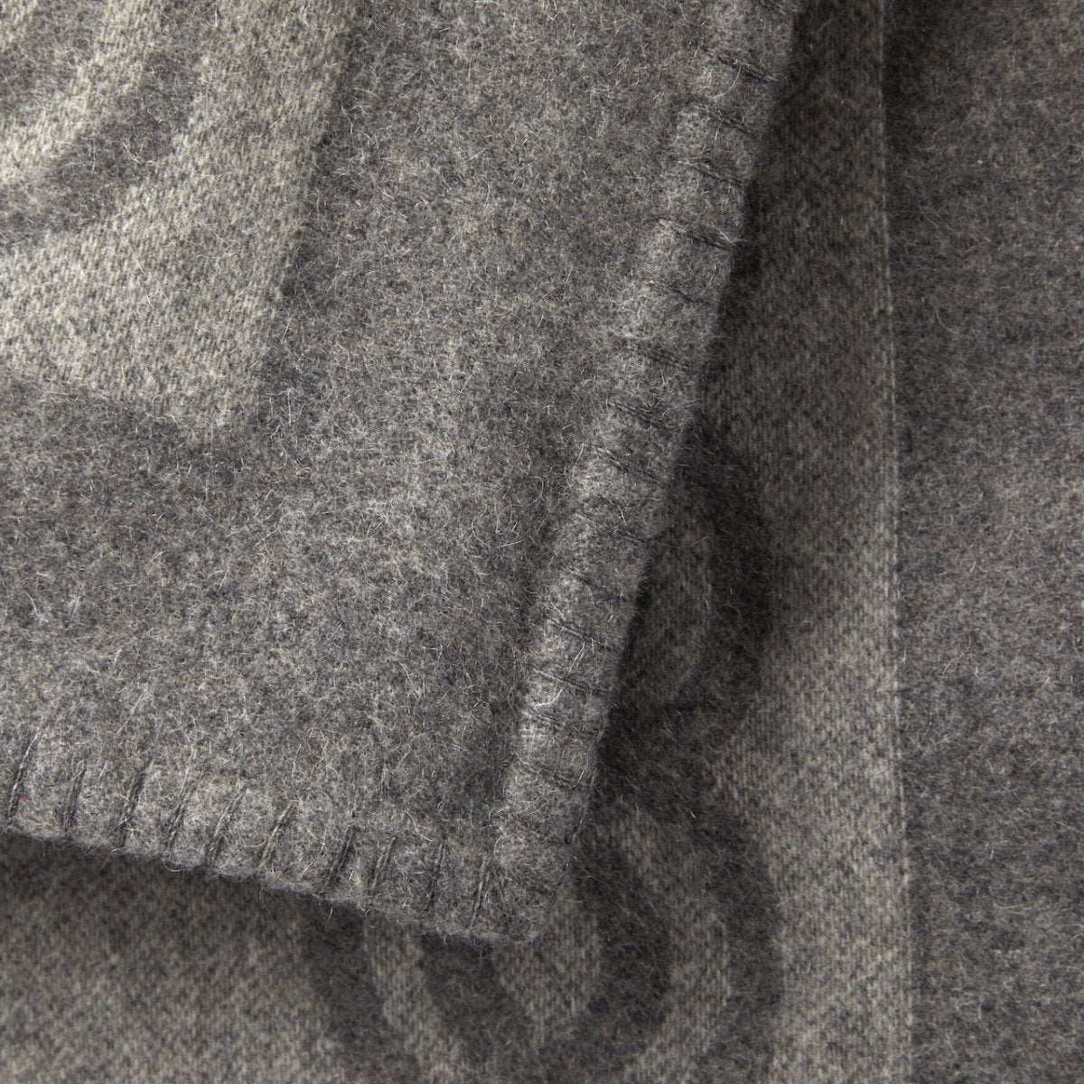 Whipstitch Finish Detail on Joyau Brume Cashmere Throw Blankets | Yves Delorme Couture Decor