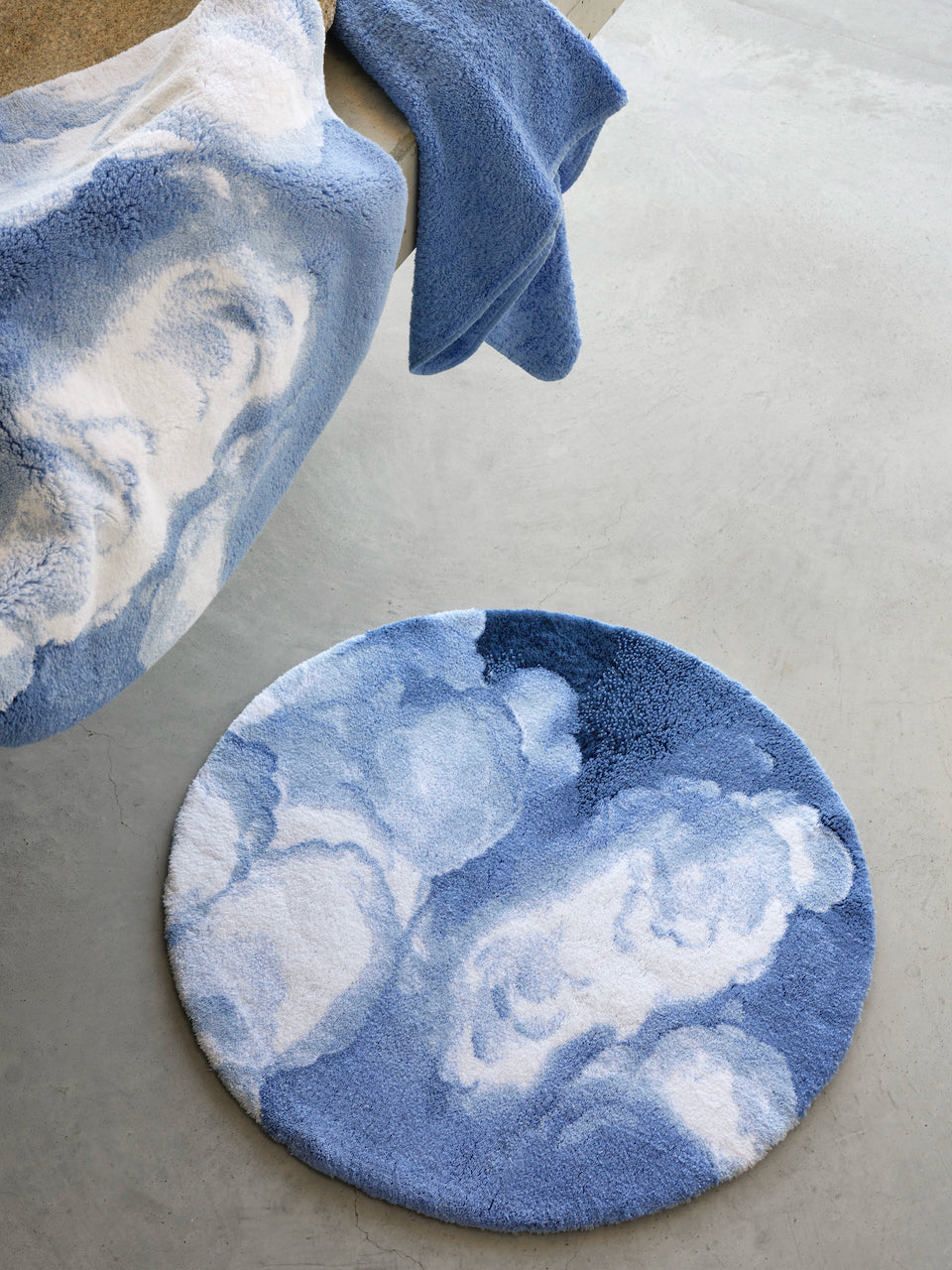 Abyss Habidecor Walker Round Bath Rug 31" Regatta 364 Blue at Fig Linens and Home - Lifestyle View 4