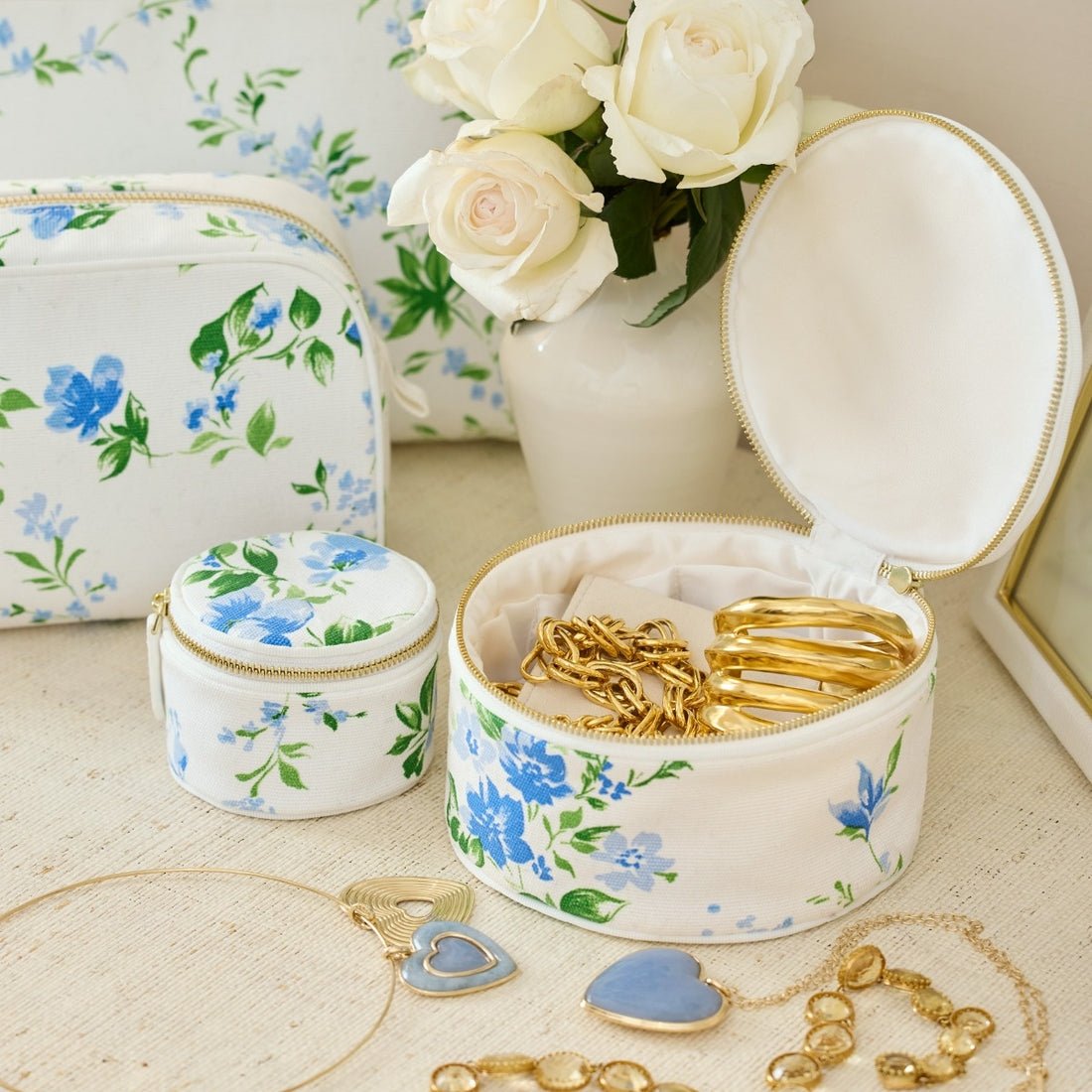 Fleurs du Vent Large Round Jewelry Case by D Porthault pour AERIN - Lifestyle 1