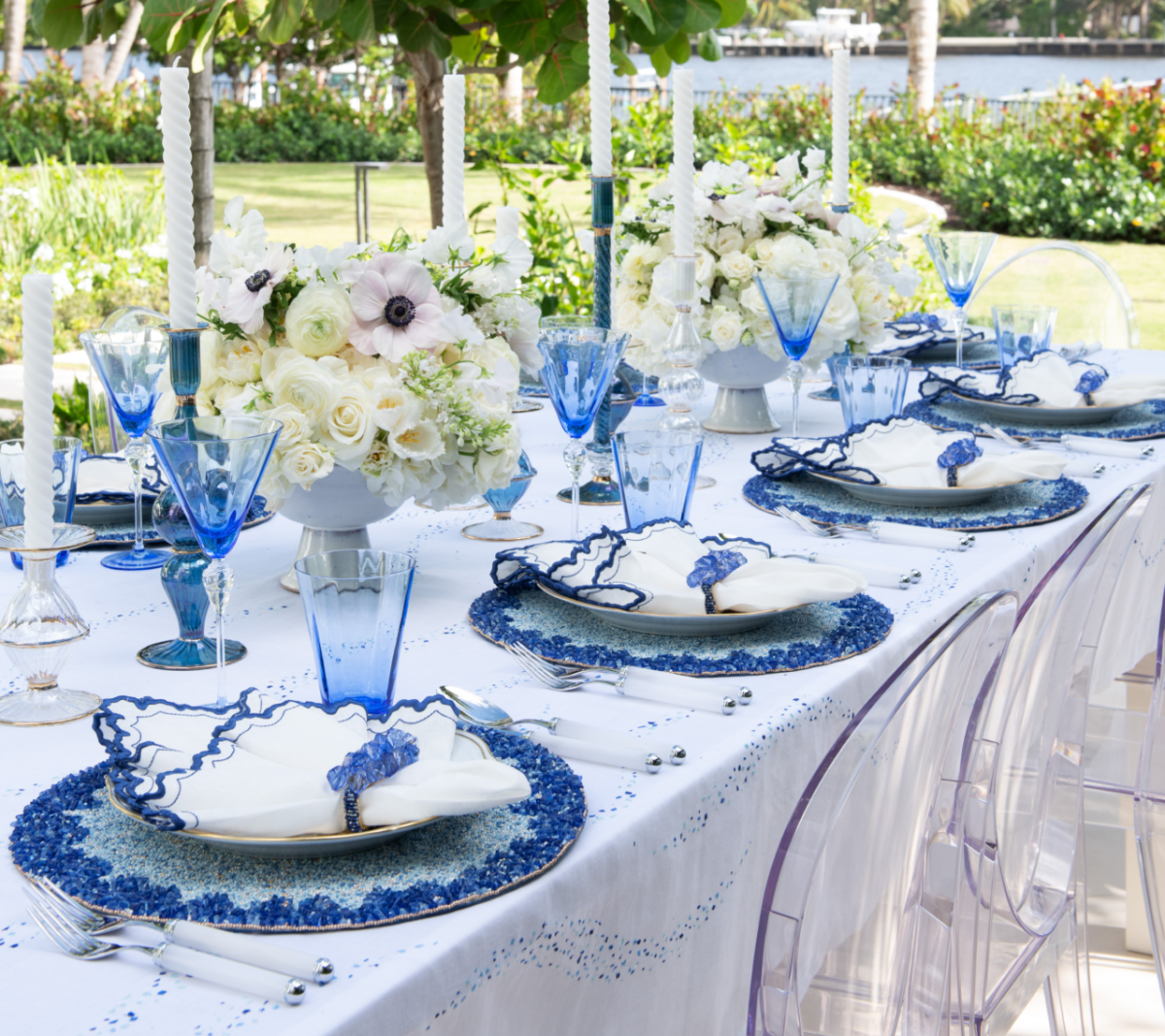 Arches Napkin in White & Blue Set of 4 by Kim Seybert at Fig Linens and Home - Lifestyle 3