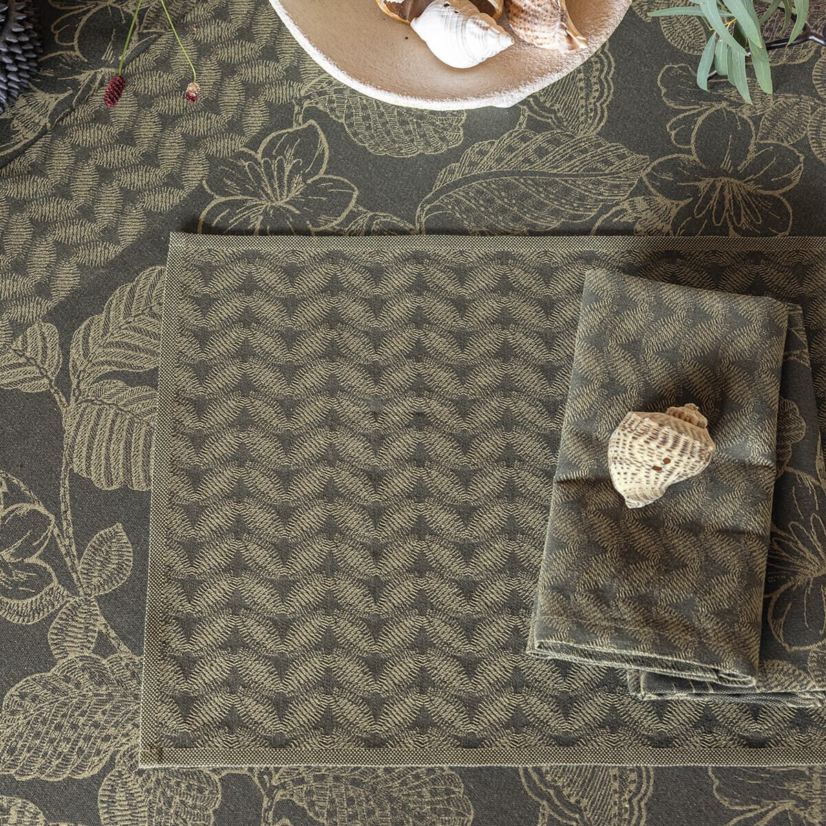 Sulawesi Feuillage Green Napkin by Le Jacquard Français