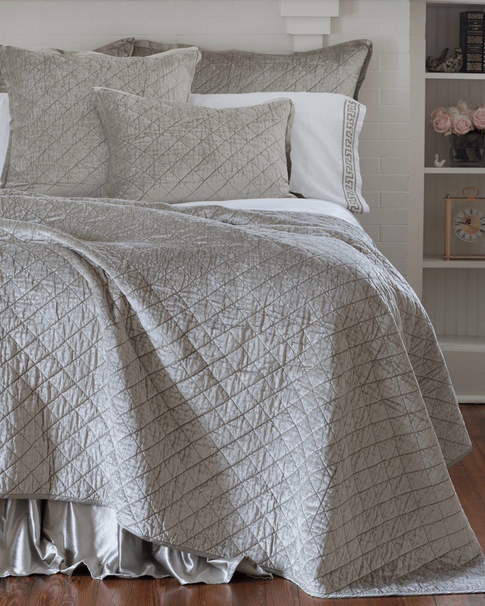 Lili Alessandra Chloe Velvet - Ice Silver - Bedding