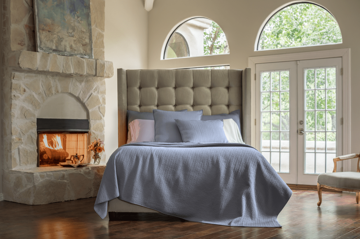 Lili Alessandra Retro Blue in bedroom