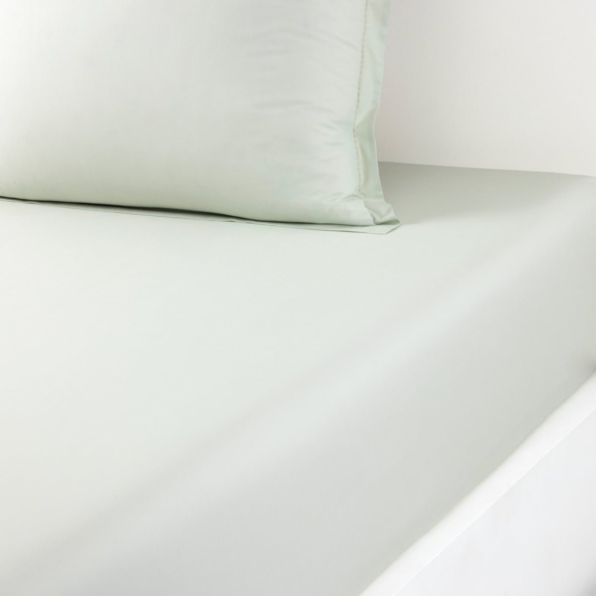 Batiste Amande Fitted Sheet by Yves Delorme