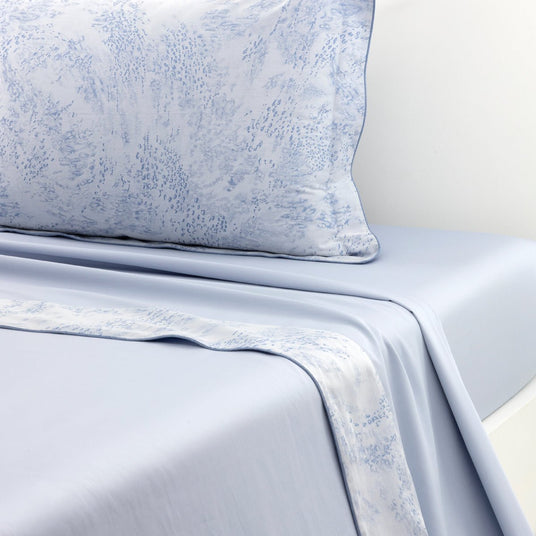 Ecumes Flat Sheet by Yves Delorme