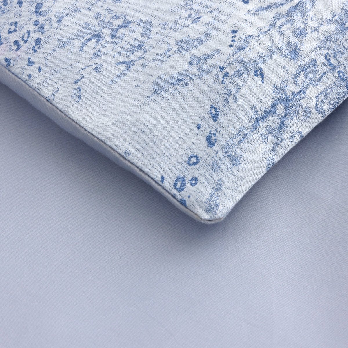Ecumes Organic Bedding by Yves Delorme Sham King (Single) 21 x 37 Celeste and Marine Blue at FIG LINENS AND HOME 7