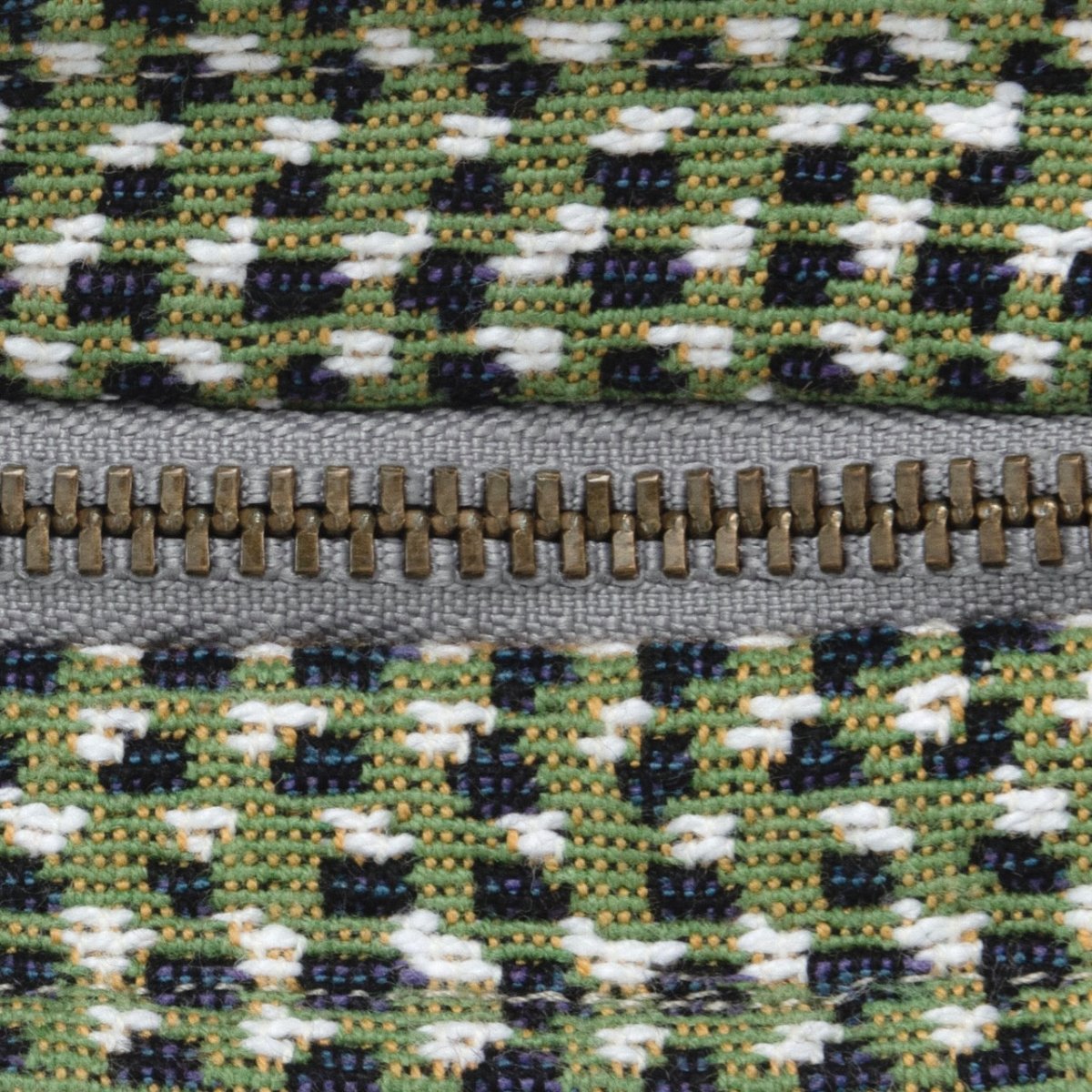 Lemurien Nacre Tote 7 x 9 Yves Delorme