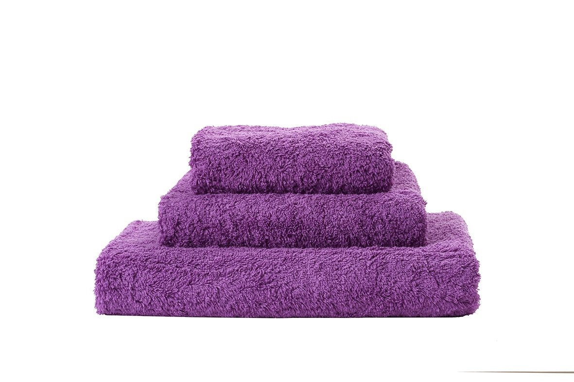 Set of Abyss Super Pile Towels in Dalhia