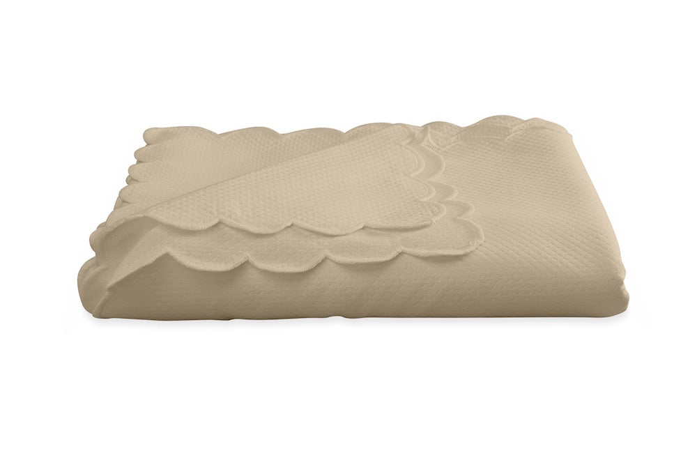 Savannah Gardens Oblong Linen Tablecloth | Matouk at Fig Linens