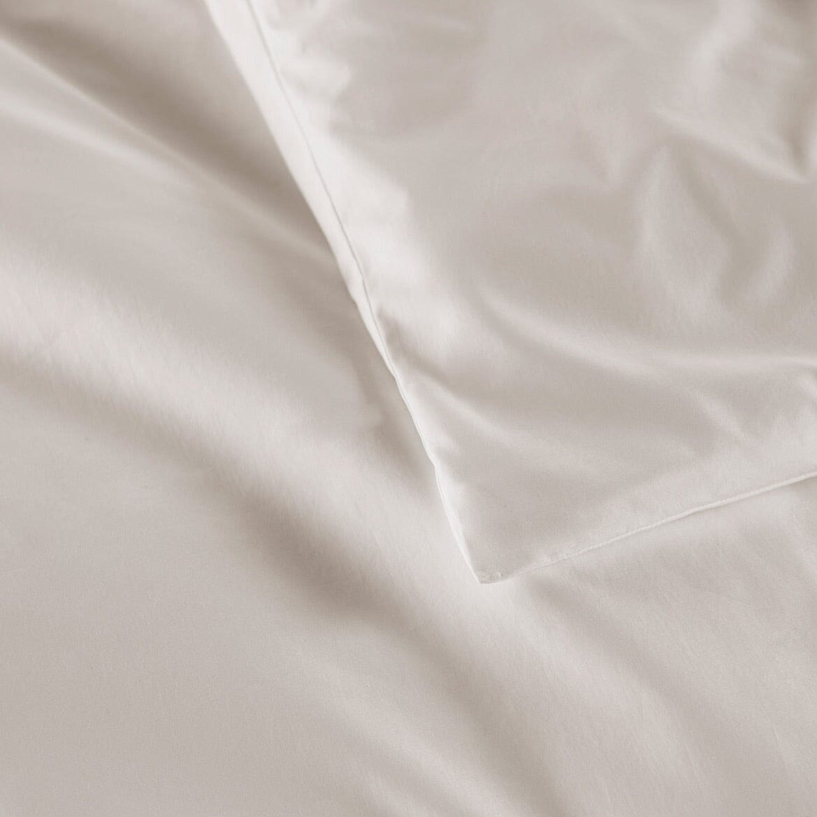 Duvet Cover Corner Detail - Peacock Alley Percale Cotton Bedding | Lyric Platinum Linens