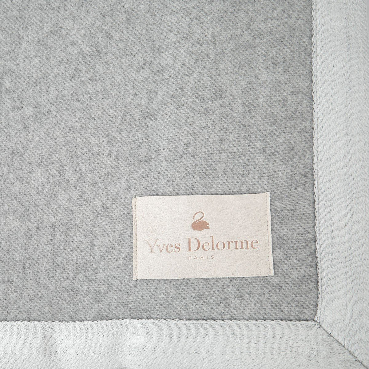 Nymphe Silver Cashmere Blanket - Yves Delorme - Close-Up View