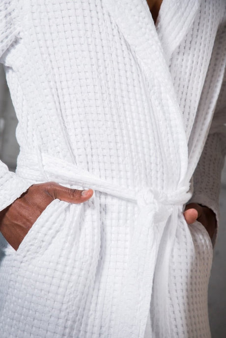 Pousada Waffle Robe - Abyss Bath Robe in Pousada lightweight Cotton - Lifestyle 4 - Pocket Detail