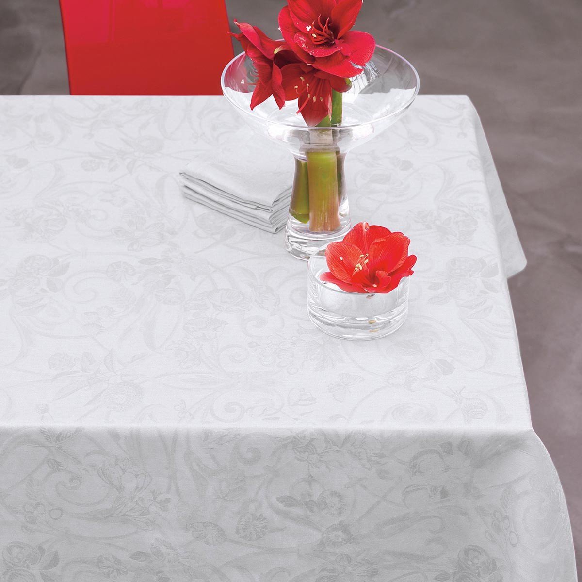 Le Jacquard Français Table Linen Tivoli in White Fig Linens tablecloth