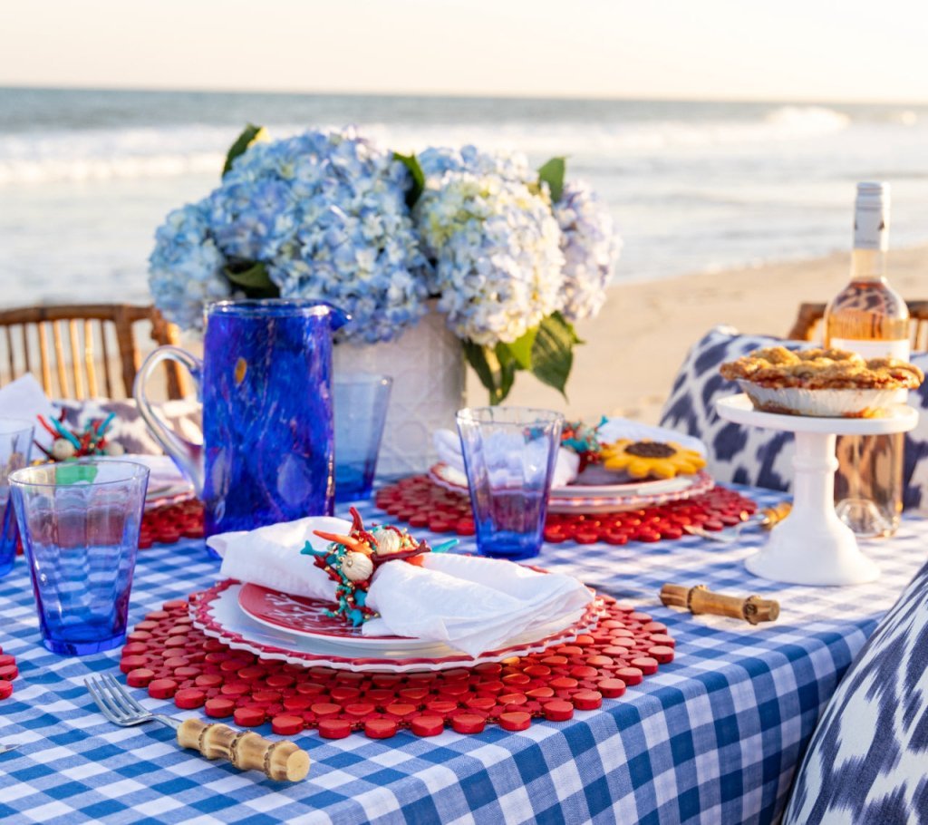 Kim Seybert Coral Round Placemats - Bamboo Placemat Set of 4 at Fig LInens and Home - Lifestyle 1