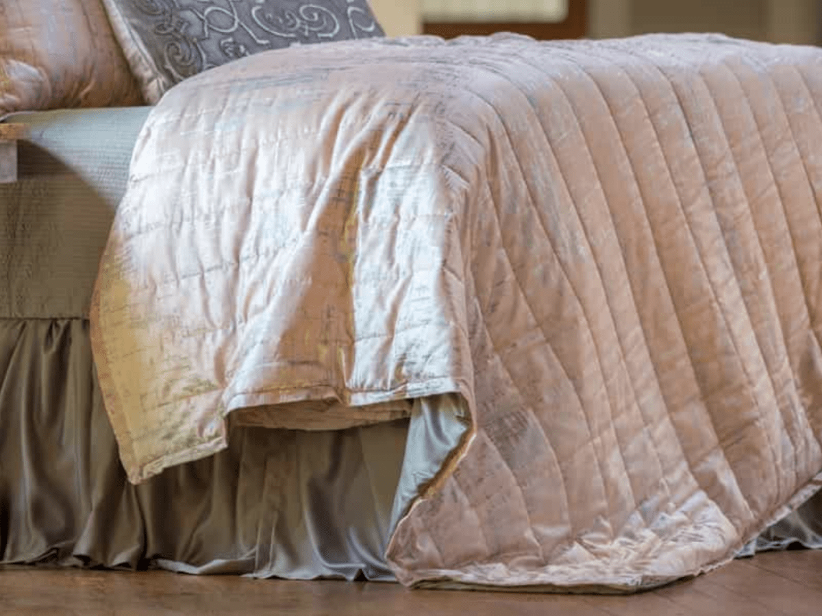 Lili Alessandra Moderne Blush Velvet Personal Comforter
