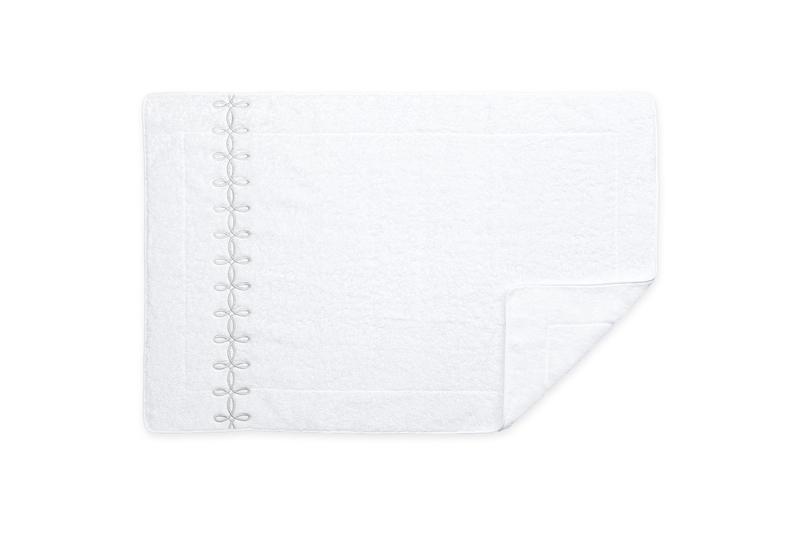Matouk Gordian Knot Tub Mat in Silver | Fig Linens