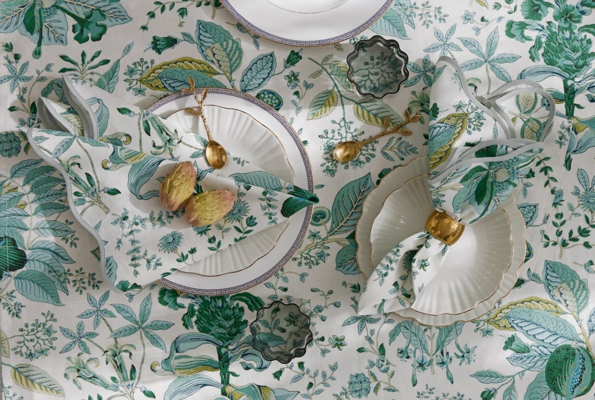 Matouk Tablecloth - Pomegranate Emerald Green Tablecloths - Matouk Schumacher Overview with Napkins