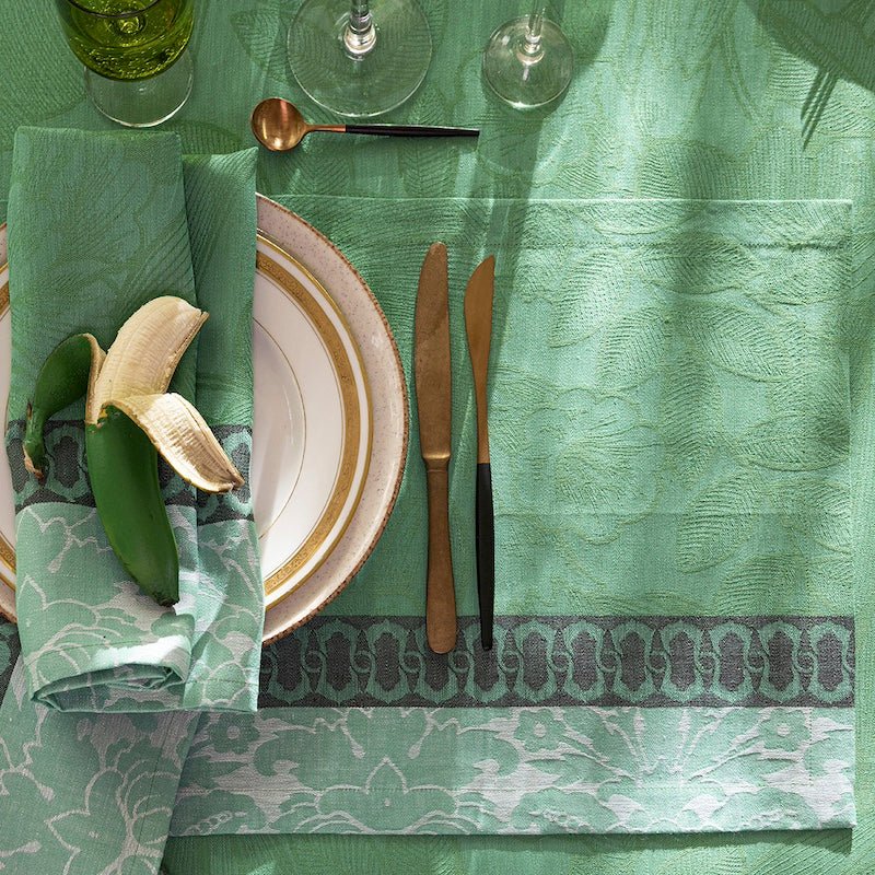 escapade tropicale green placemat by le jacquard français 1