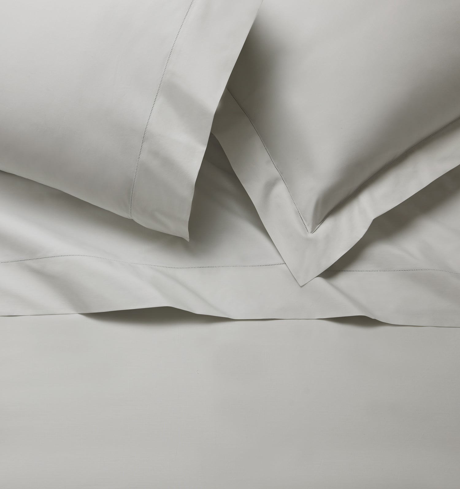 Sferra Spring26 Luxor Flat Sheet Silver Vignette at Fig Linens And Home