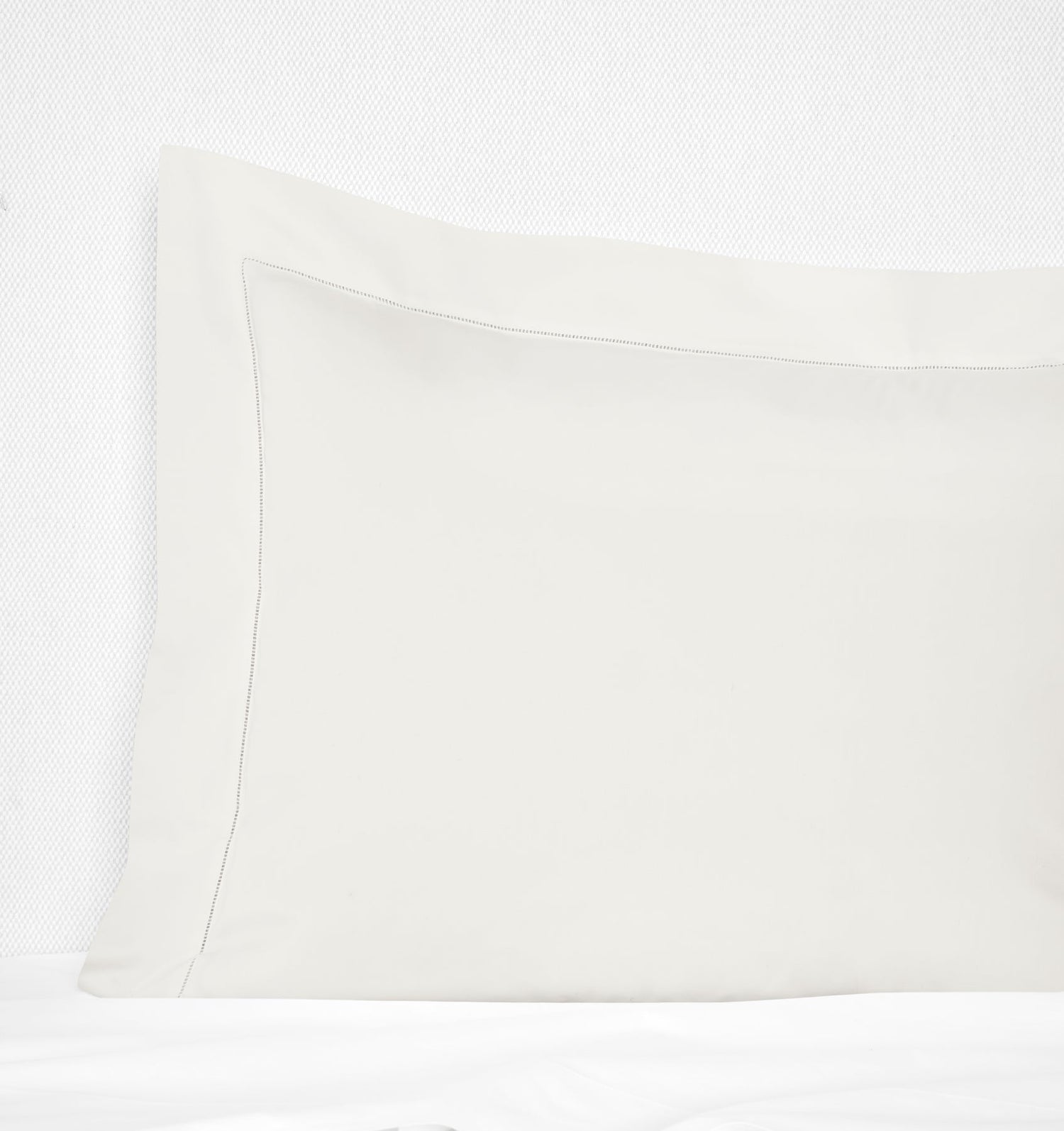 Sferra Spring26 Luxor Standard Sham Oyster at Fig Linens And Home