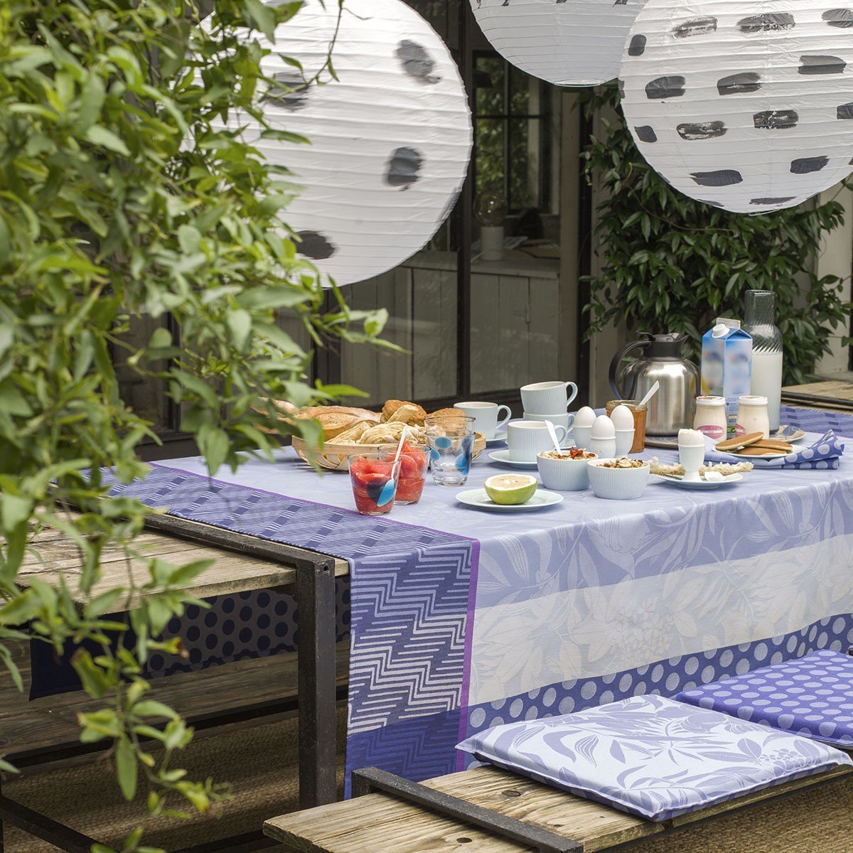 Nature Urbaine Tablecloths and Table Covers at Fig Linens
