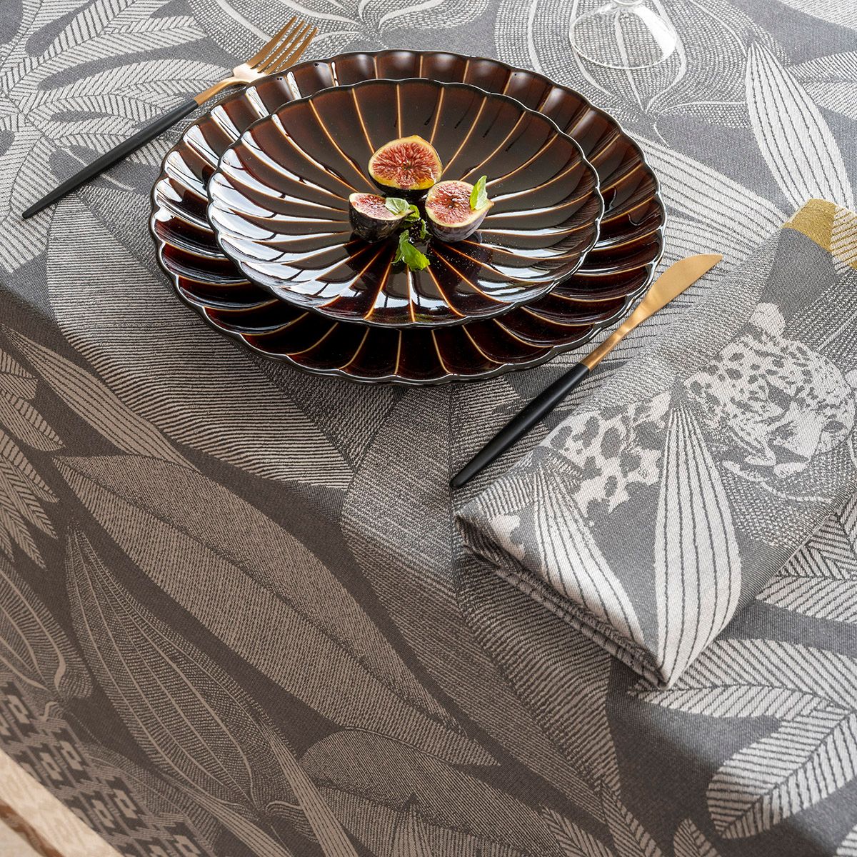 Nature Sauvage Grey Table Linens by Le Jacquard Français