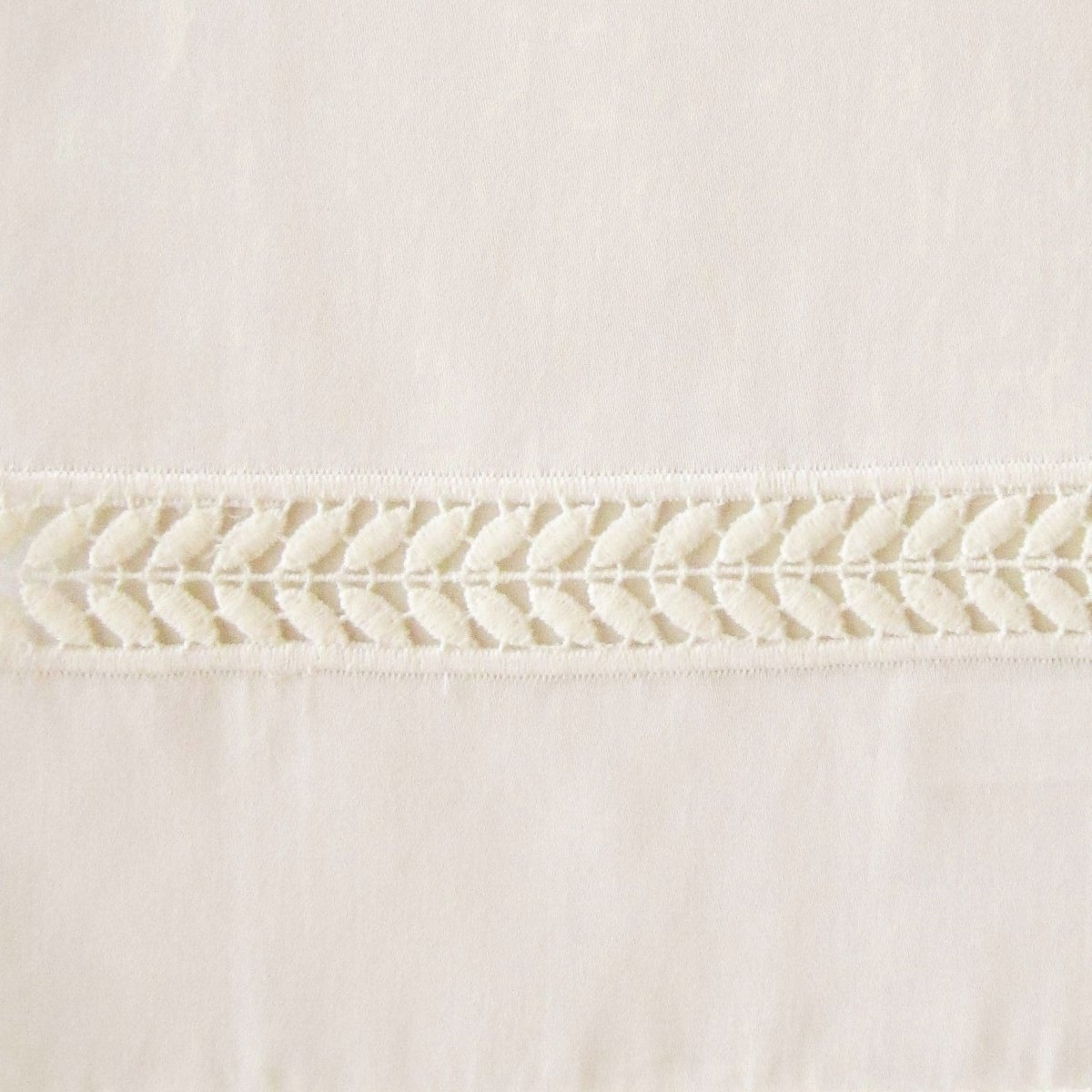 Ivory Linens - Wreath Bedding by Home Treasures at Fig Linens and Home