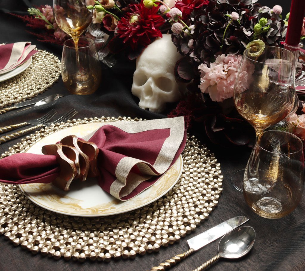 Dip Dye Napkin in Berry & Plum Set of 4 by Kim Seybert 7