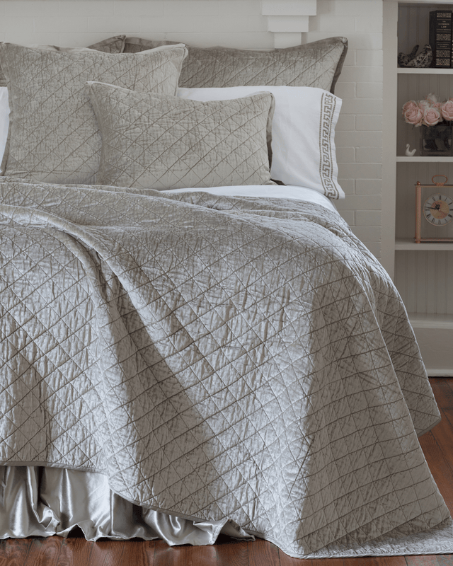 Lili Alessandra Chloe Velvet - Ice Silver - Bedding