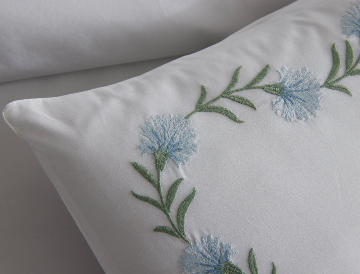 Daphne Bedding by Matouk - Percale Cotton Sheets and Duvet Covers - Detail 4