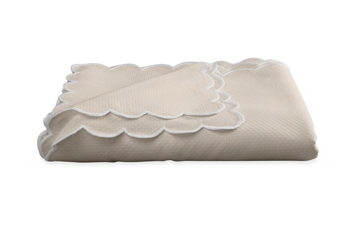 Dune Tablecloth | Round Matouk Table Cloth - Savannah Gardens easy-care Neutral matelasse
