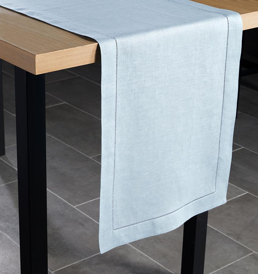 Le Jacquard Francais Tablecloths, Napkins and Kitchen Linens