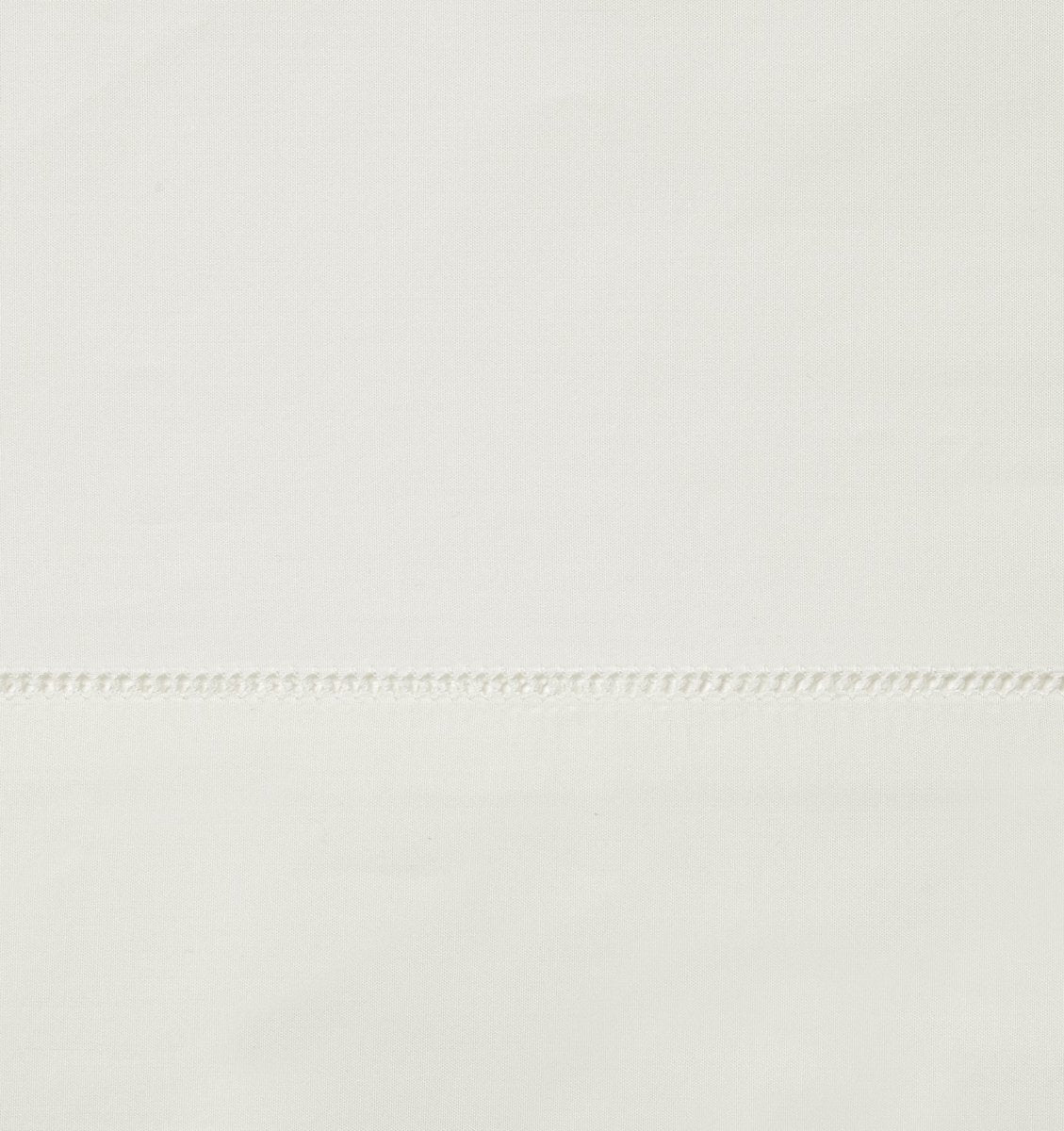 Sferra Spring26 Luxor Flat Sheet Oyster Swatch at Fig Linens And Home