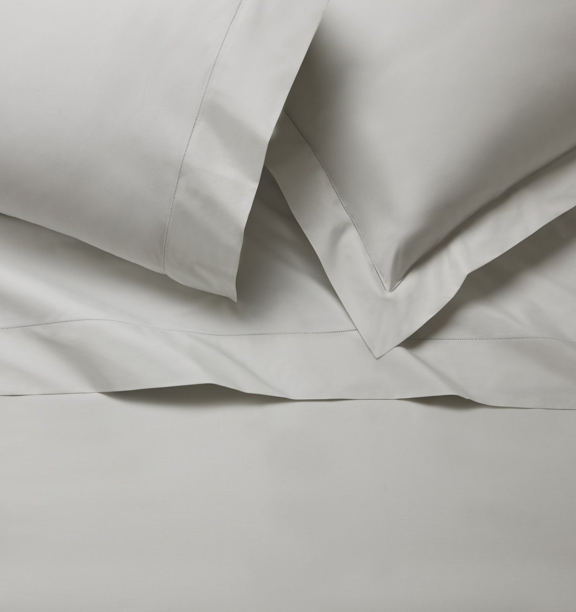 Sferra Spring26 Luxor Flat Sheet Silver Vignette at Fig Linens And Home