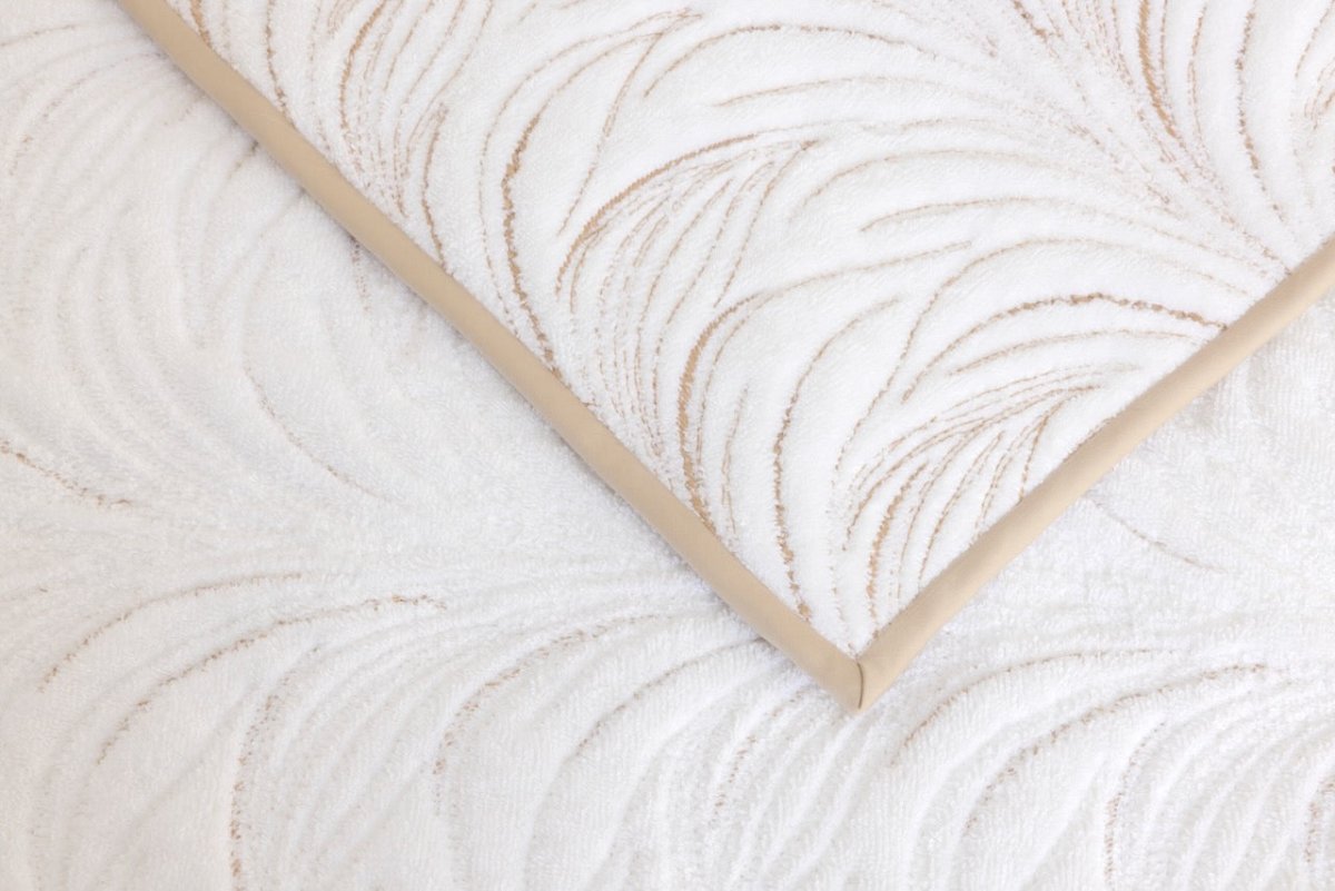 Zephyr Sable Bath Mat by Yves Delorme Couture | Organic Tub Mat