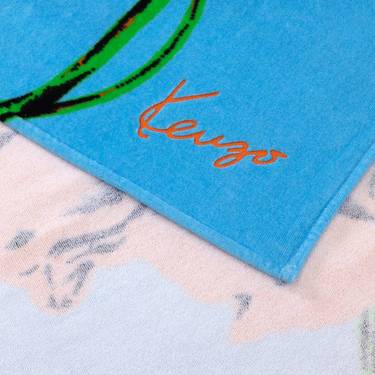 K POP Printed Beach Towel by Kenzo Paris | Yves Delorme