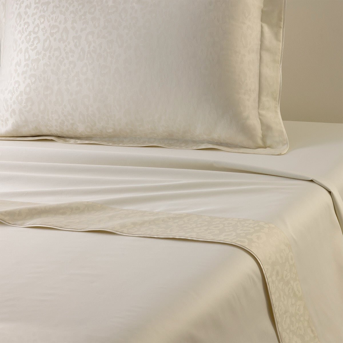 Leopard Flat Sheet Full/Queen 94 x 116 Yves Delorme