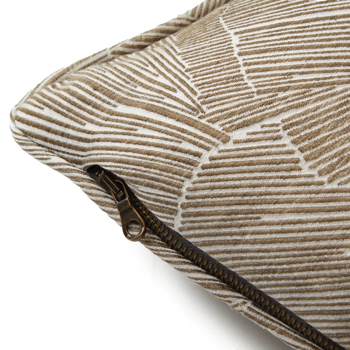 Sequoia Decorative Lumbar Pillow by Yves Delorme - Detail of Zipper