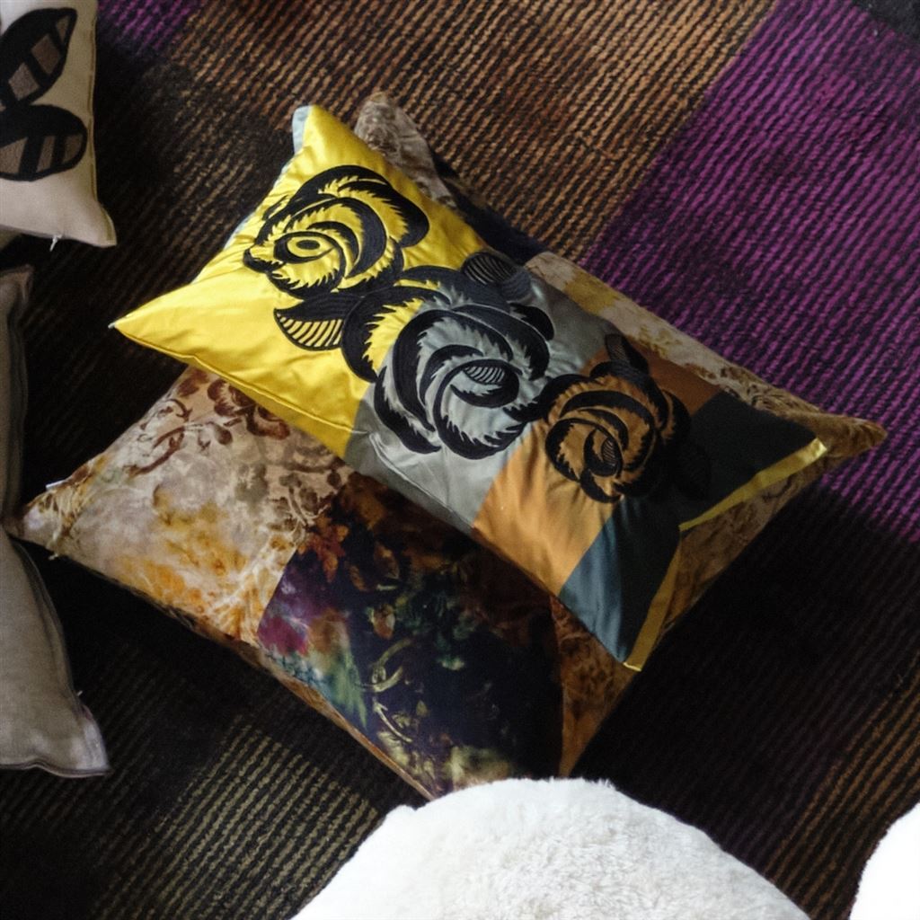 Kasuti Alchemilla Decorative Pillow