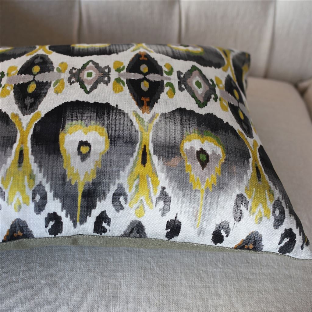 Cuzco Citrone Decorative Pillow - shown on Solid LInen
