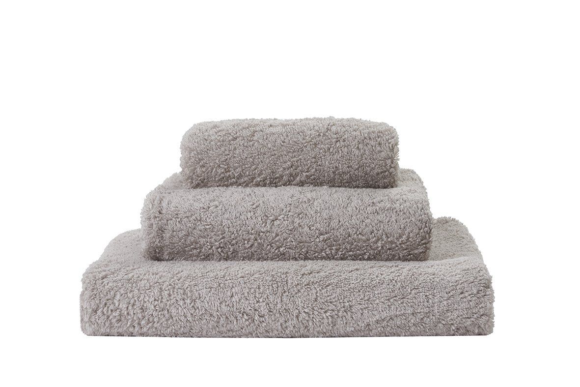 Set of Abyss Super Pile Towels in Cloud 950