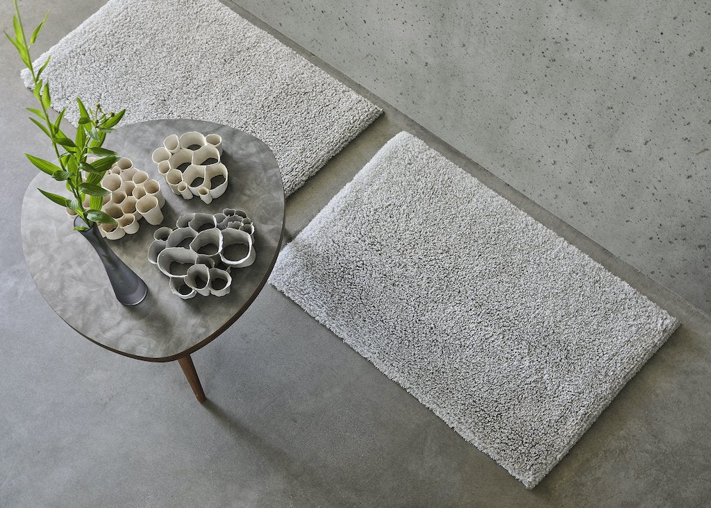Fig Linens - Elysee Silver Bath Rug by Abyss and Habidecor - Lifestyle