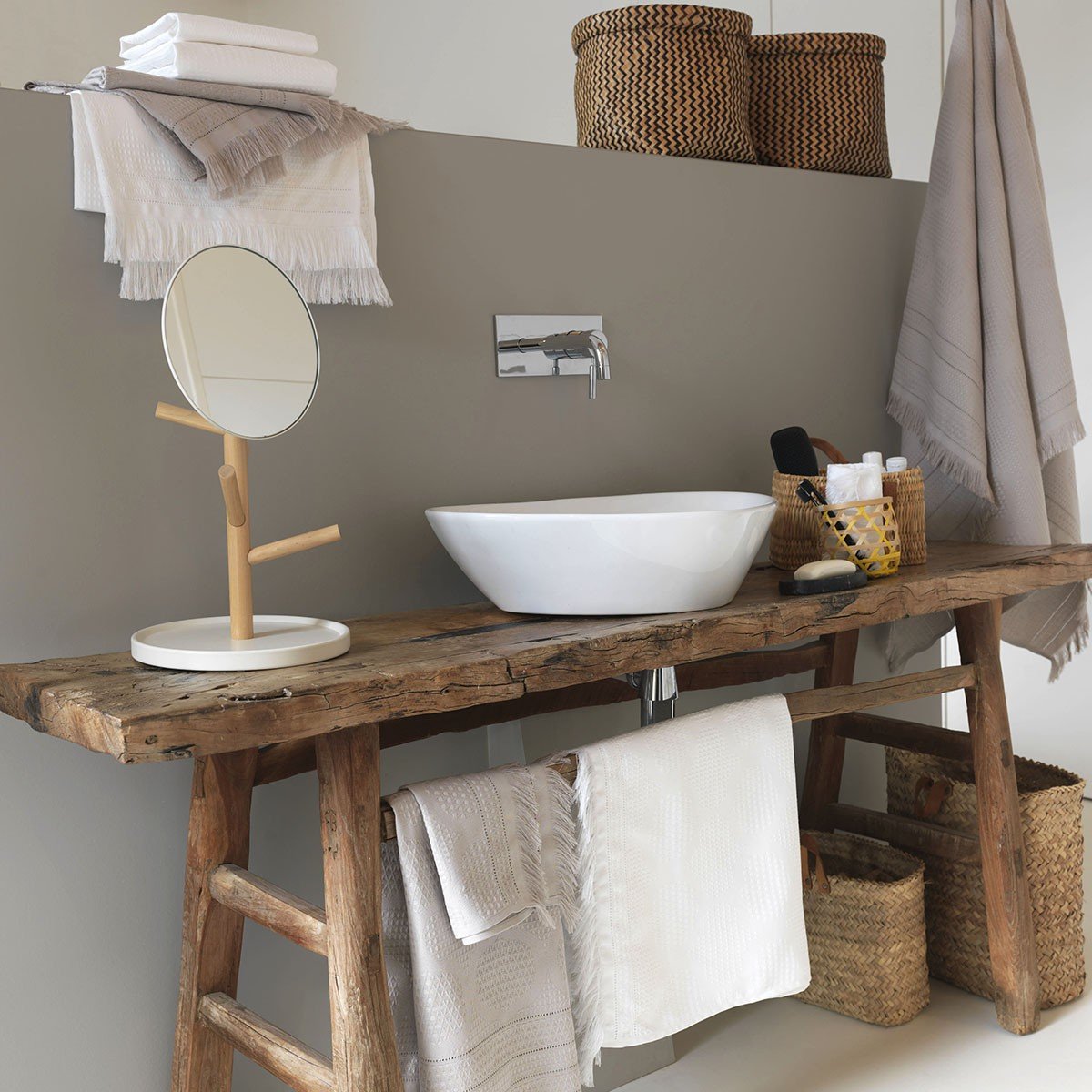 Hera Brown Bath Collection by Le Jacquard Français | Fig Linens - White, Brown Towels